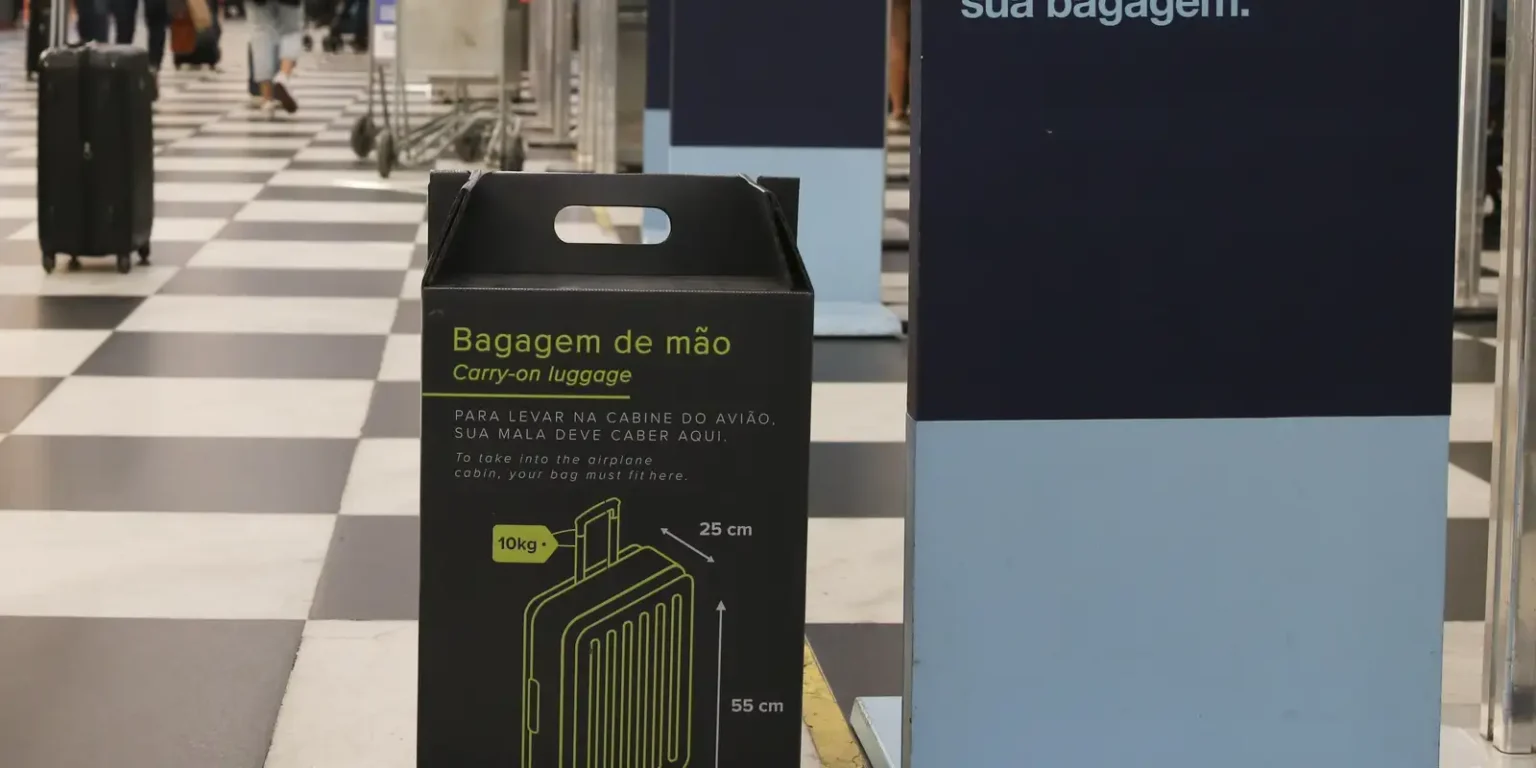Senado Aprova Gratuidade para Bagagem de Mão em Voos: Um Passo Decisivo na Proteção do Consumidor Imagem do artigo