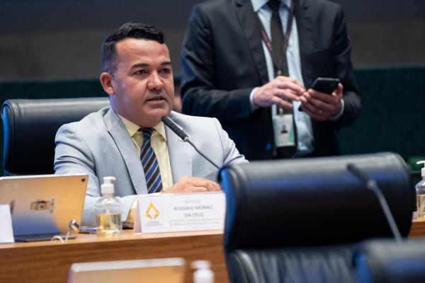 Distritais Aprovam Projetos na Saúde: Benefícios para Usuários e Servidores Imagem do artigo