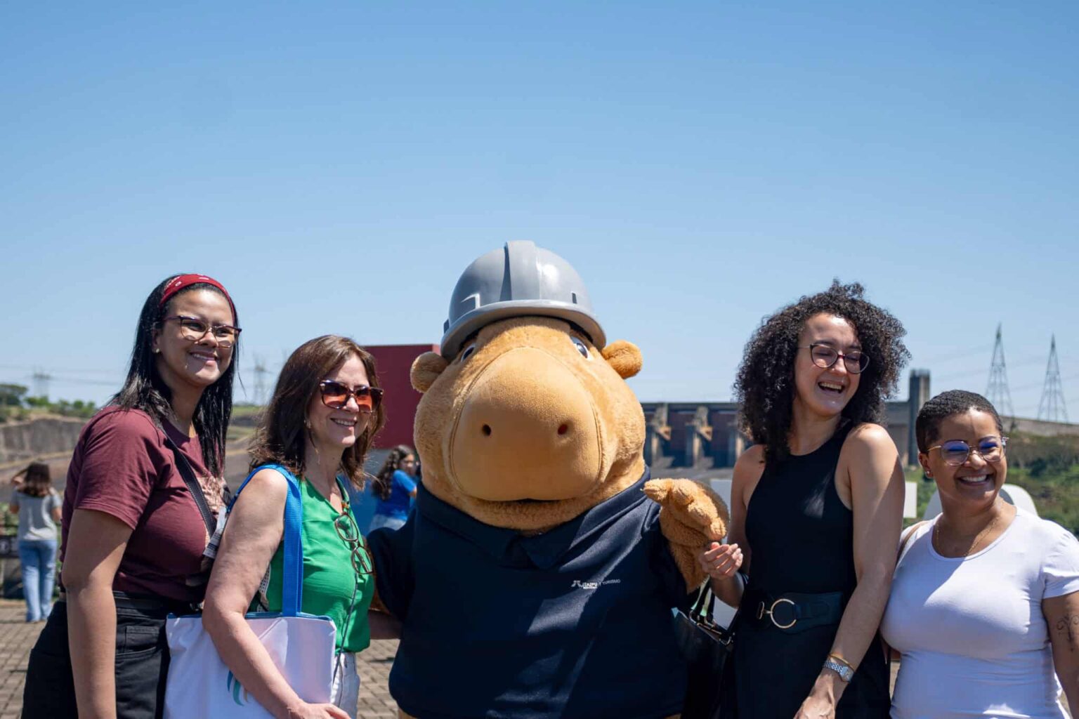Alta Satisfação dos Visitantes do Complexo Turístico Itaipu: Pesquisa Revela Dados Importantes