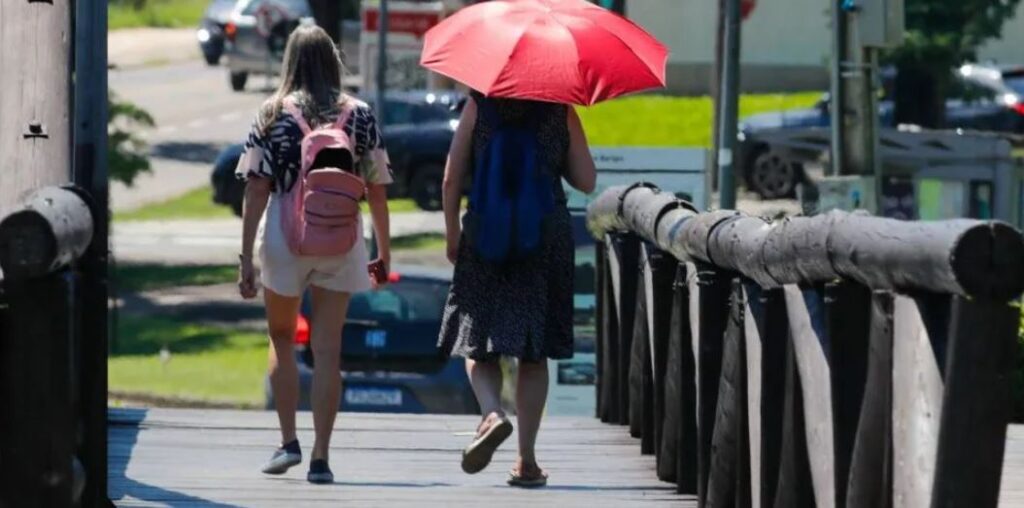 Calor e Chuva no Natal: Previsão do Simepar para o Paraná