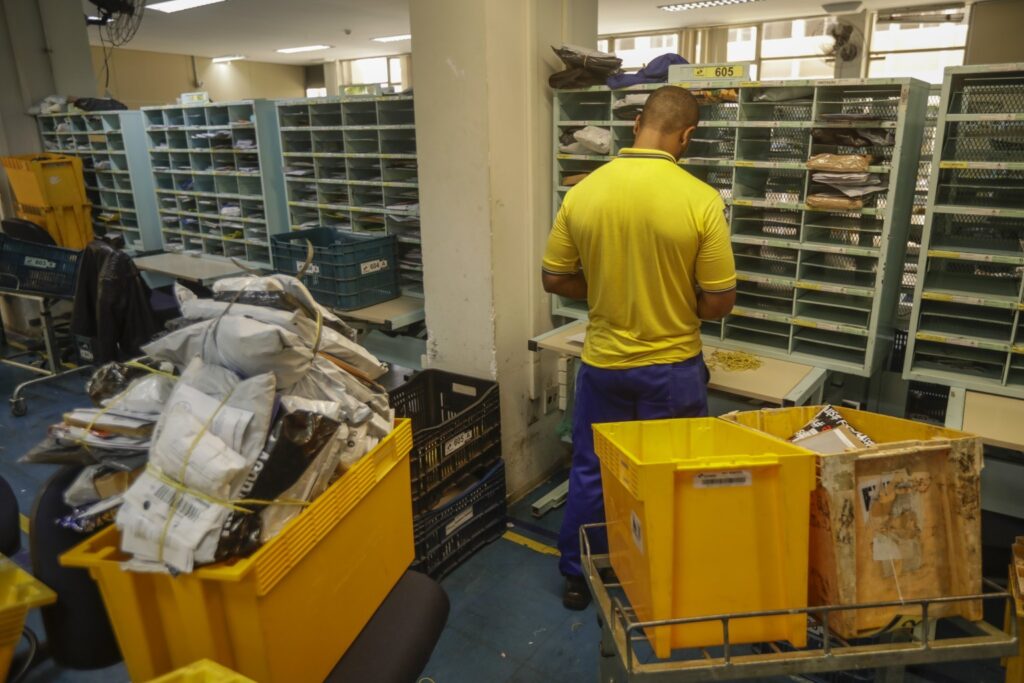 Correios Enfrentam Crise com Menor Índice de Entregas em Ano de Natal