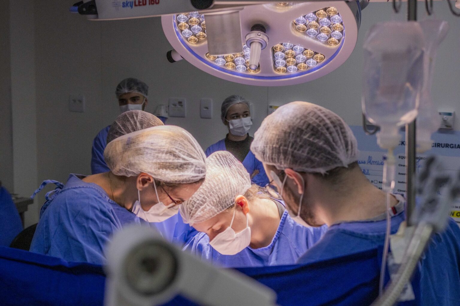 Crescimento de Laqueaduras e Vasectomias no SUS do Paraná: Aumento de Mais de 240%