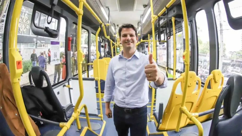 Eduardo Pimentel alcança 80,8% de aprovação em Curitiba: Paraná Pesquisas Eduardo Pimentel alcança 80,8% de aprovação em Curitiba: Paraná Pesquisas