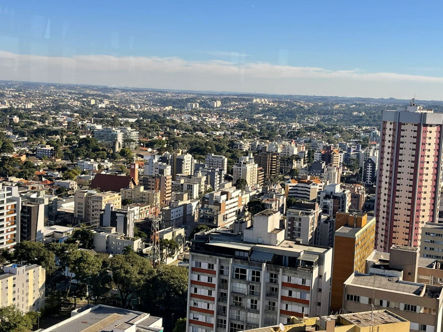 Mercado Imobiliário de Curitiba: Expectativas Positivas para 2025