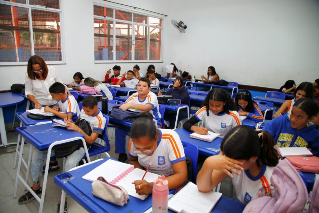 Nova Iguaçu Brilha em Olimpíada Nacional de Educação Financeira