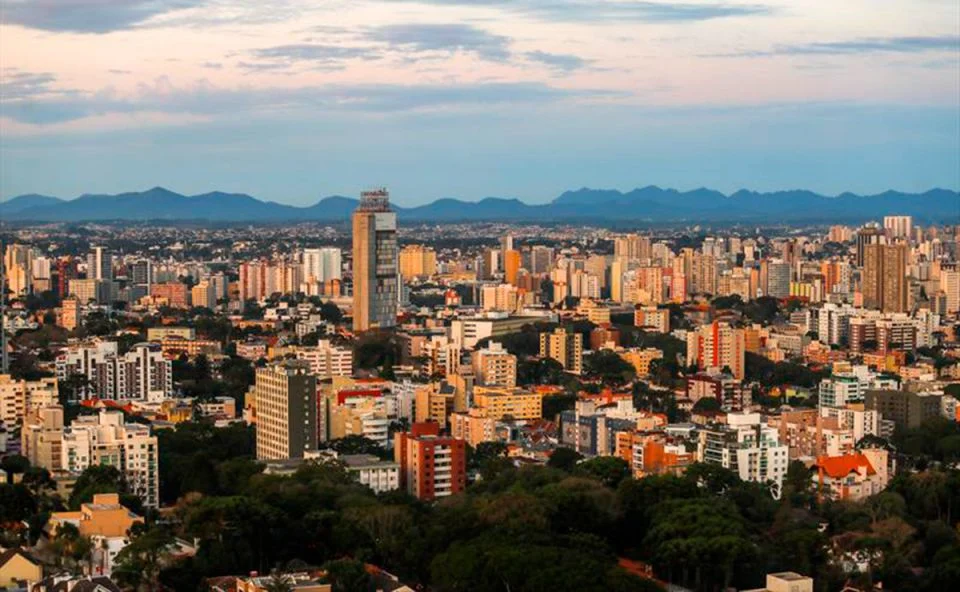 Recorde de Calor na Grande Curitiba: O Que Esperar para Esta Semana? Recorde de Calor na Grande Curitiba: O Que Esperar para Esta Semana?