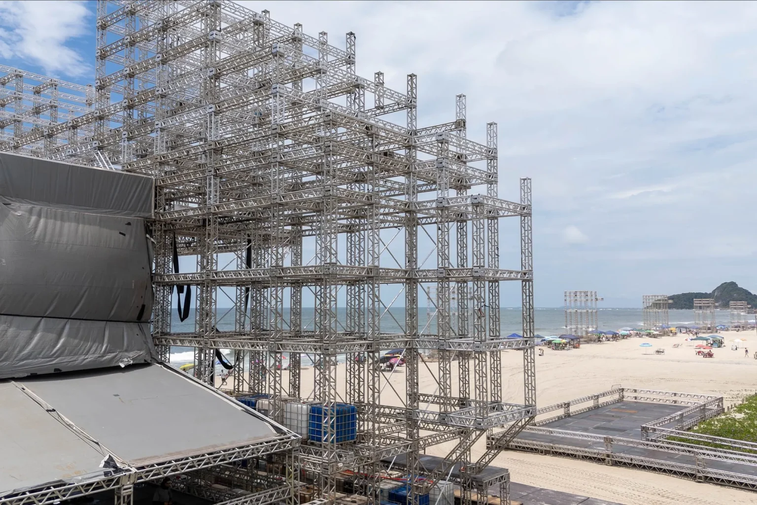 Shows de Verão no Paraná: Palcos quase prontos e grandes atrações confirmadas