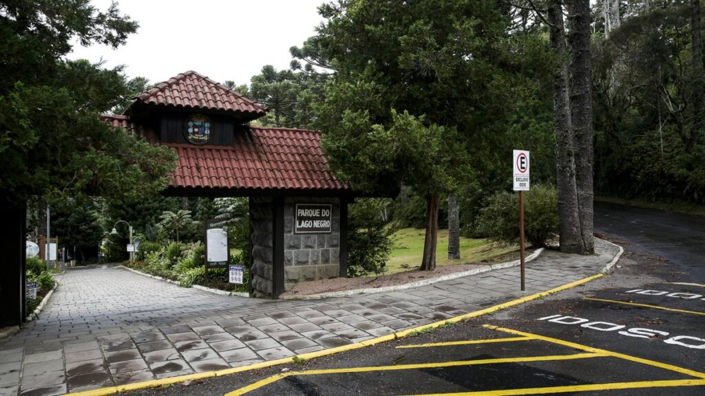 Tragédia em Gramado: Menina de 8 anos Atropelada por Ônibus de Turismo