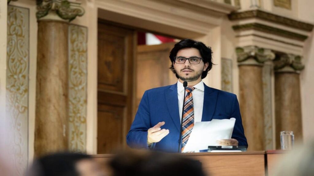 Vereador de Curitiba Sob Risco de Cassação Após Dossiê Contra Alexandre de Moraes