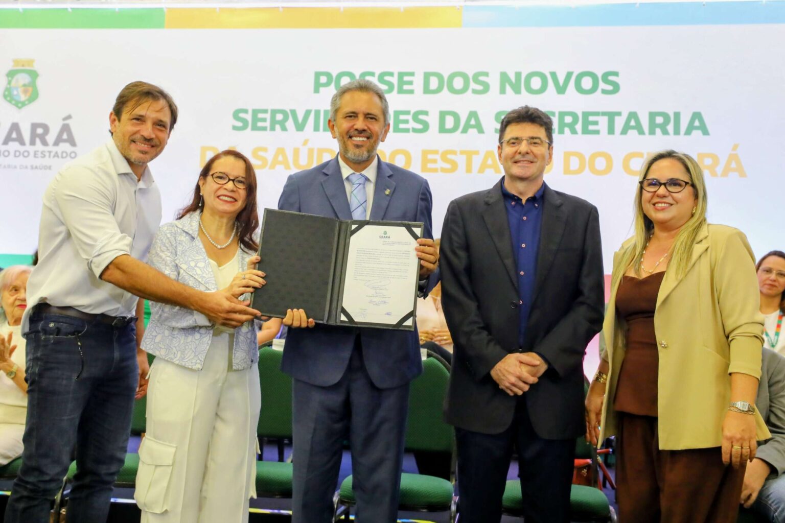 214 Novos Servidores da Saúde Assumem Cargos e Reforçam Assistência no Ceará 214 Novos Servidores da Saúde Assumem Cargos e Reforçam Assistência no Ceará