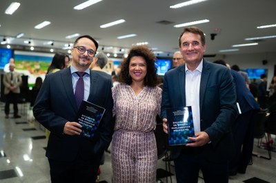 Câmara de Curitiba Fortalece Formação Institucional com Escola do Legislativo Câmara de Curitiba Fortalece Formação Institucional com Escola do Legislativo