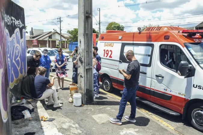 Curitiba Implementa Internação Involuntária de Pessoas em Situação de Rua Curitiba Implementa Internação Involuntária de Pessoas em Situação de Rua