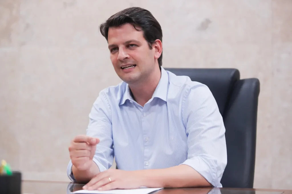 Eduardo Pimentel: Aprovação de 80,8% em Curitiba | Avaliação do Prefeito Eduardo Pimentel: Aprovação de 80,8% em Curitiba | Avaliação do Prefeito