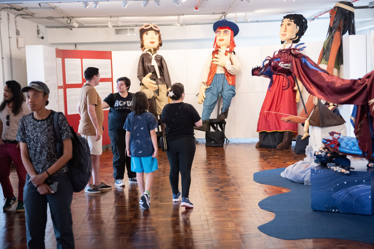 Exposição da Oficina de Bonecos no Sesc Centro: Cultura e Memória em Curitiba