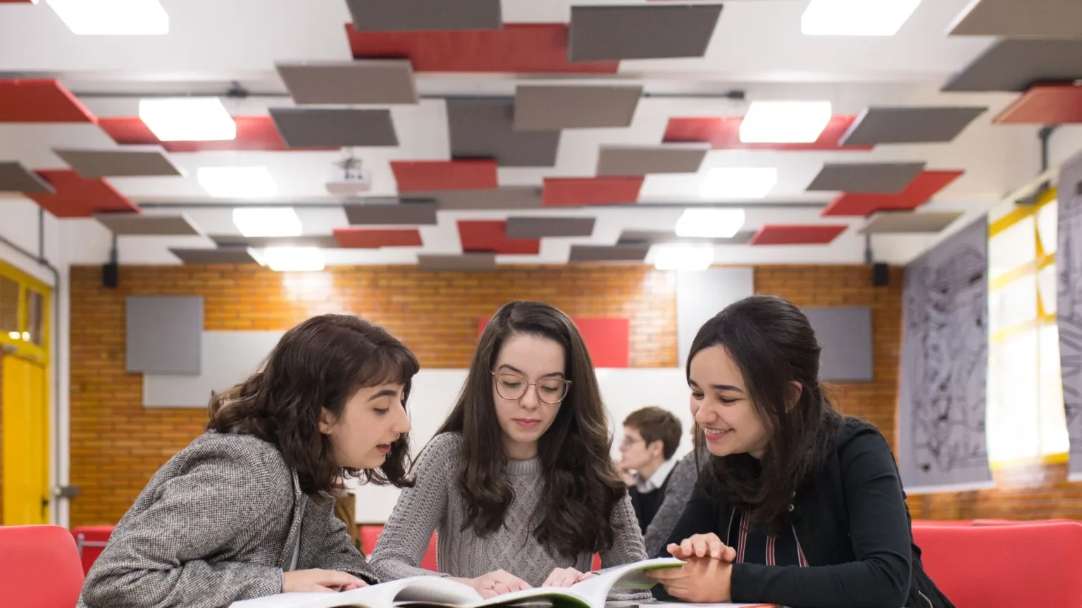 Inscrições Abertas no PUCPR Idiomas: Aprenda uma Nova Língua e Invista no Seu Futuro Inscrições Abertas no PUCPR Idiomas: Aprenda uma Nova Língua e Invista no Seu Futuro