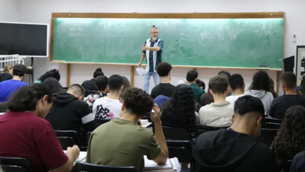 Inscrições Abertas para Cursinho Pré-Vestibular Gratuito em Pinhais Inscrições Abertas para Cursinho Pré-Vestibular Gratuito em Pinhais