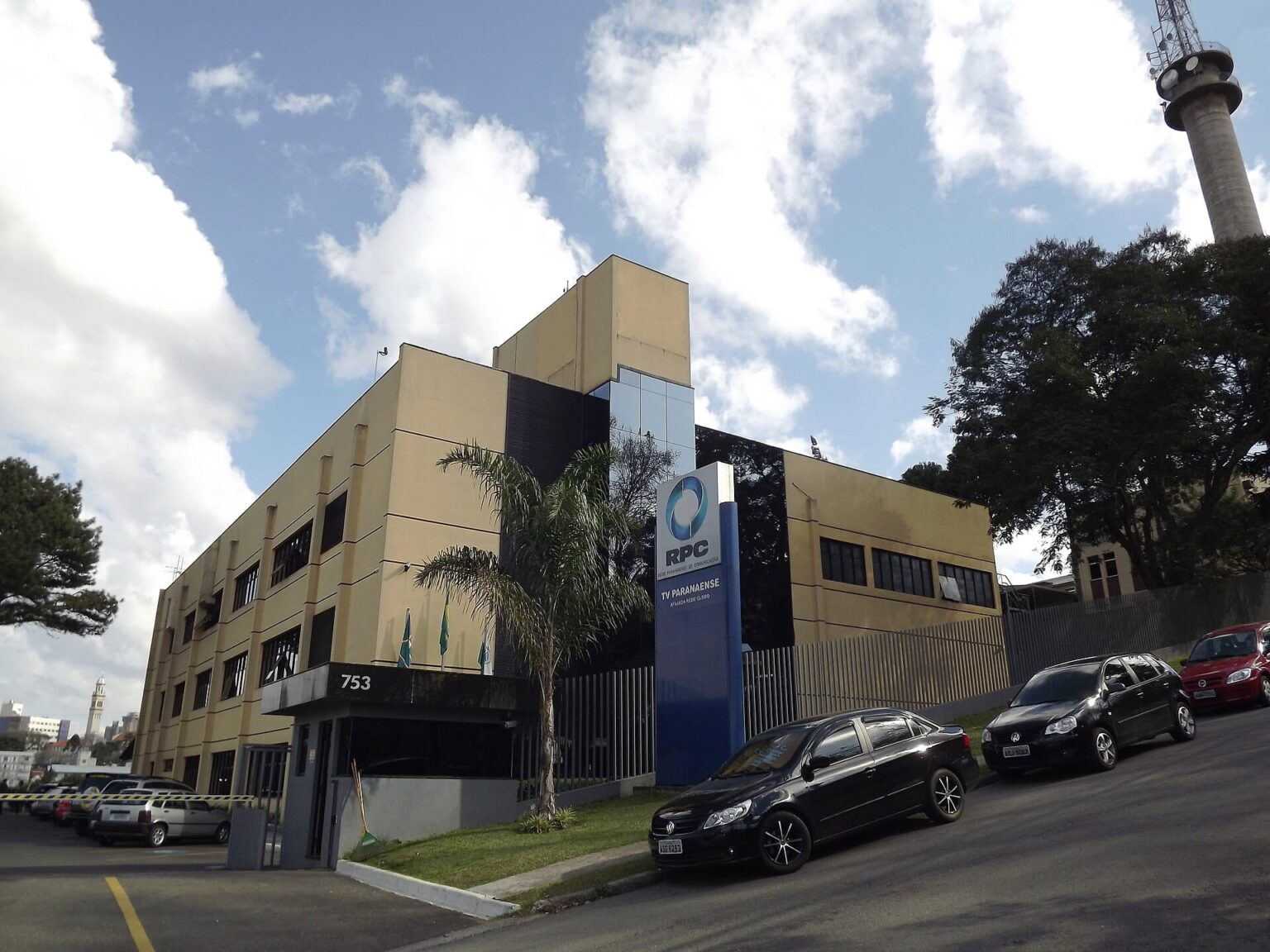 Mariano Lemanski Adquire Afiliadas da Globo no Paraná; Cunha Pereira Foca na Gazeta do Povo