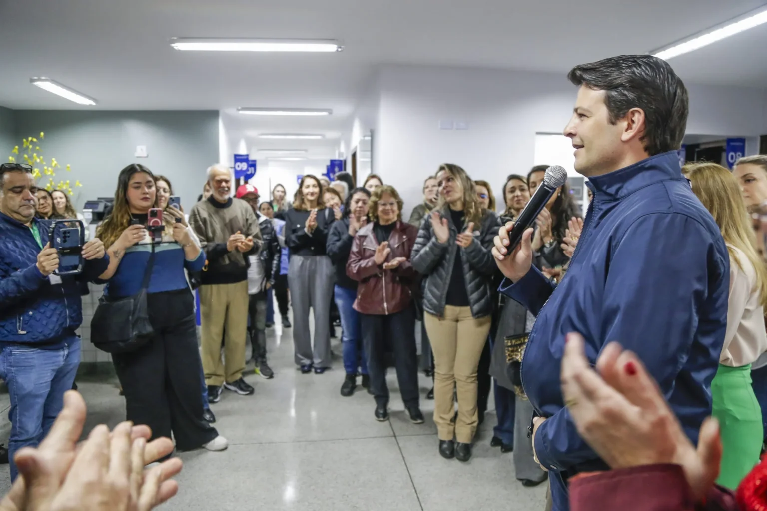 Melhorias Urbanas em Santa Felicidade: Novo Asfalto e Equipamentos Modernos Melhorias Urbanas em Santa Felicidade: Novo Asfalto e Equipamentos Modernos
