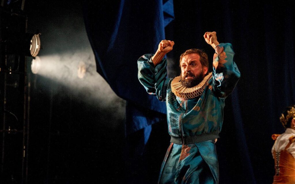 O Céu da Língua: A Poesia Sob o Olhar Cômico de Gregório Duvivier