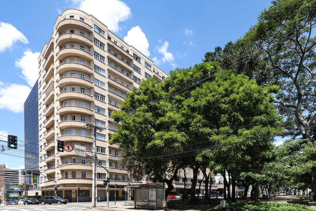 O Edifício Marumby: O Arranha-Céu de Curitiba com um Bunker Antiaéreo