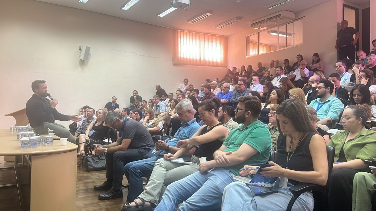 Paraná Recebe 324 Novos Servidores e Fortalece o Agronegócio Paraná Recebe 324 Novos Servidores e Fortalece o Agronegócio