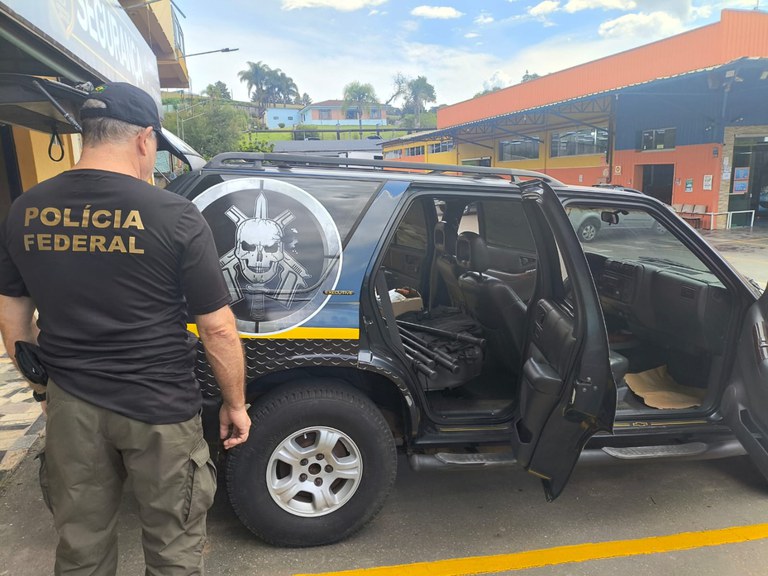 Polícia Federal Combate Empresas de Segurança Clandestinas na Região Metropolitana de Curitiba Polícia Federal Combate Empresas de Segurança Clandestinas na Região Metropolitana de Curitiba