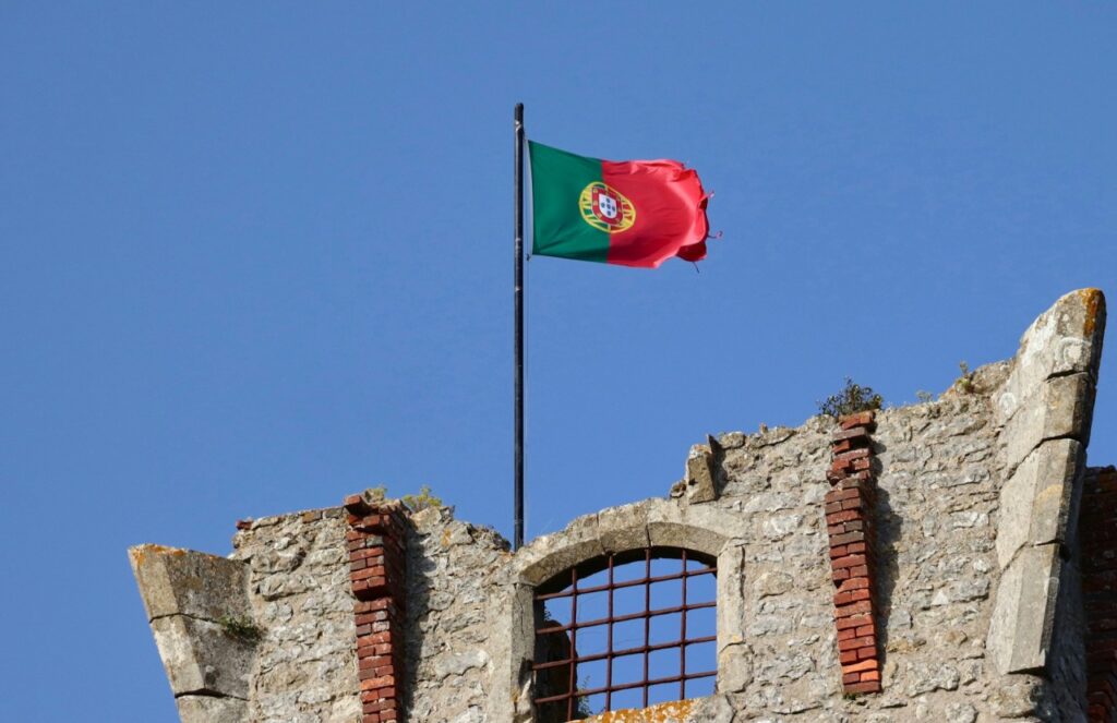 Retrocesso na Política Migratória em Portugal: Uma Análise Crítica