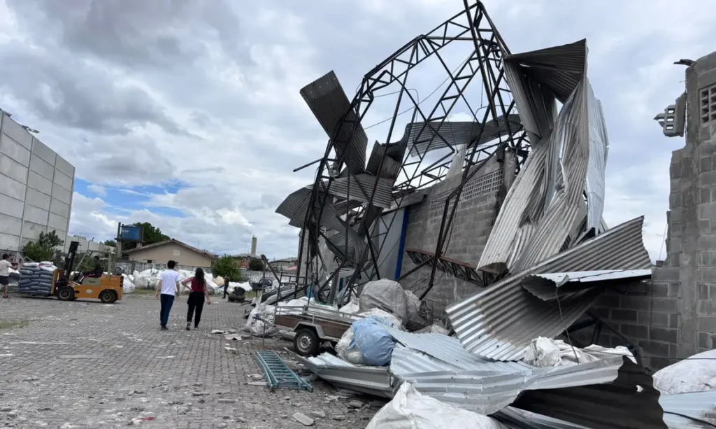 São José dos Pinhais Enfrenta Ventos de até 180 km/h: Estragos e Resgate
