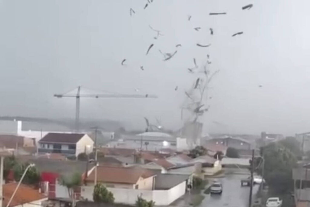 Tornado Devasta Região Metropolitana de Curitiba: Impactos e Previsões