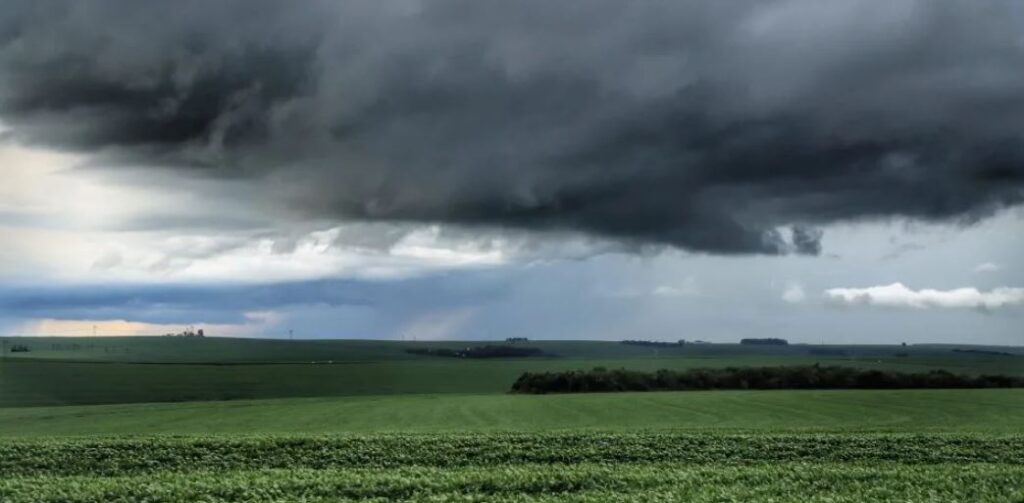 Tornado em Mercedes: Simepar prevê melhora nas condições climáticas no Paraná