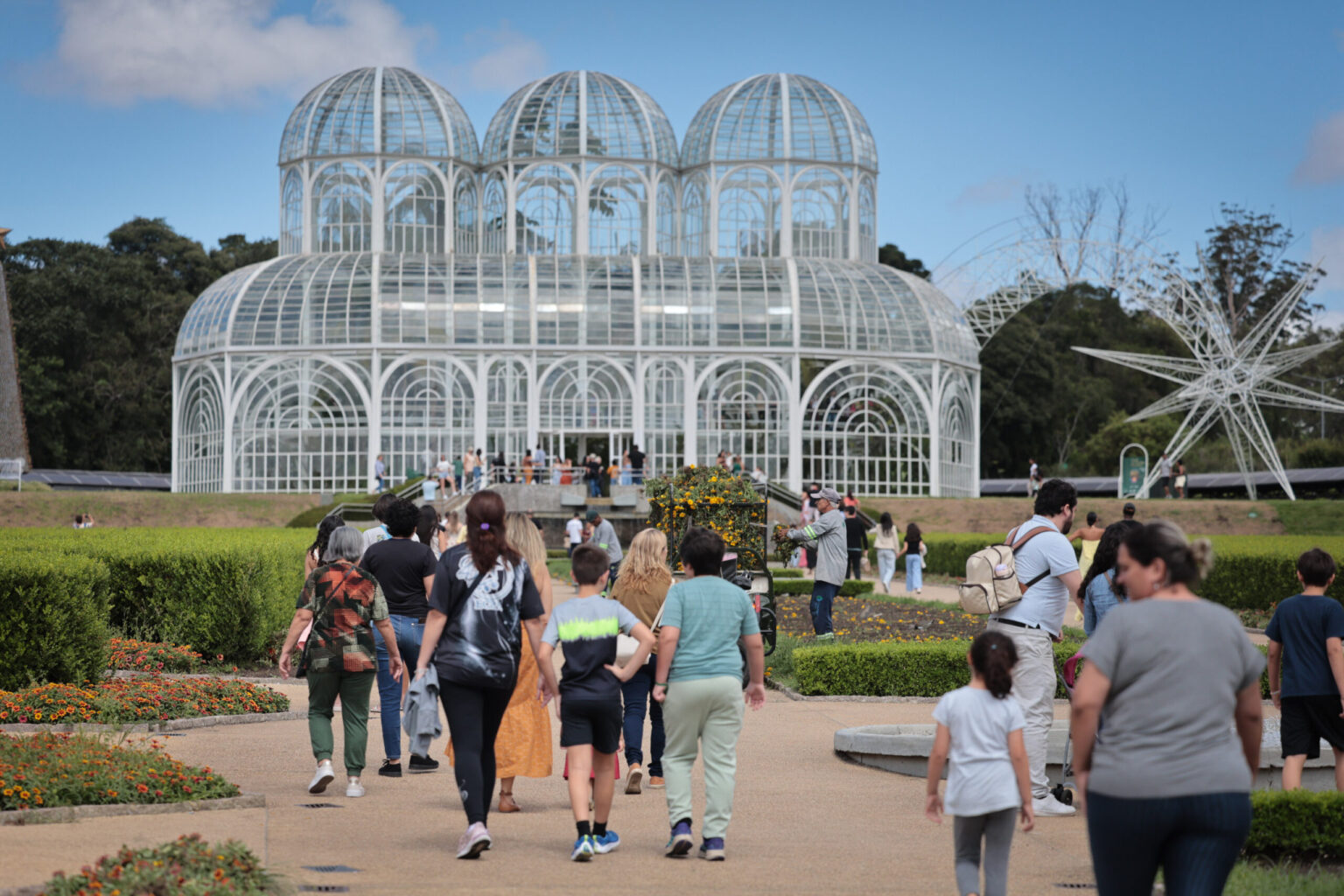 Turismo no Paraná Cresce 5,5% em 2025, Superando Expectativas