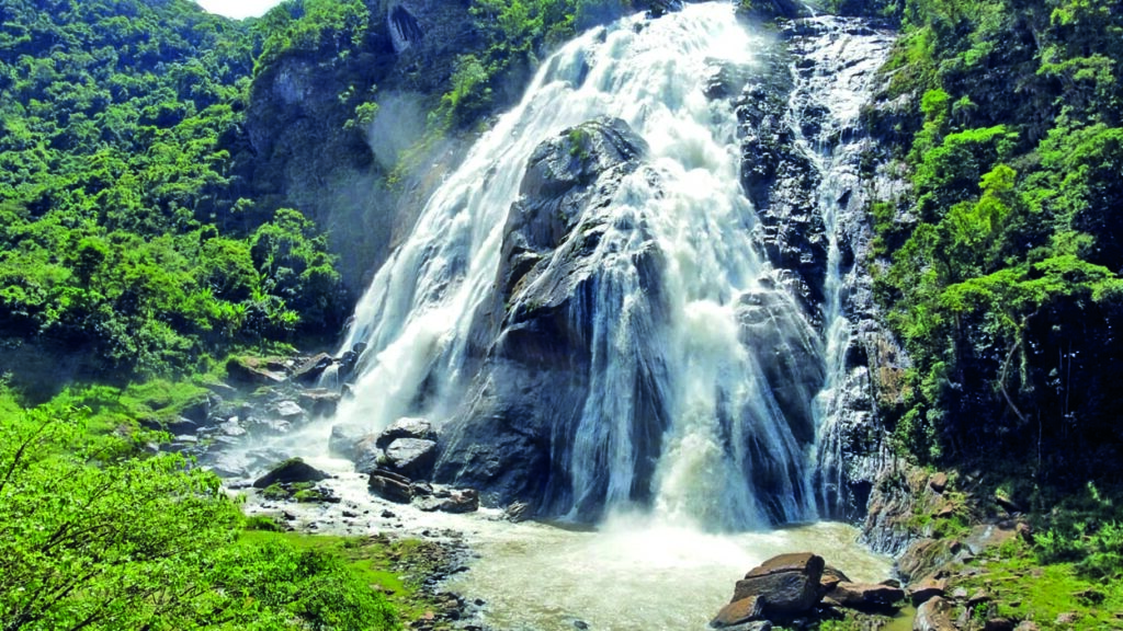 Alegre: A União que Transforma o Turismo e o Campo no Espírito Santo Alegre: A União que Transforma o Turismo e o Campo no Espírito Santo