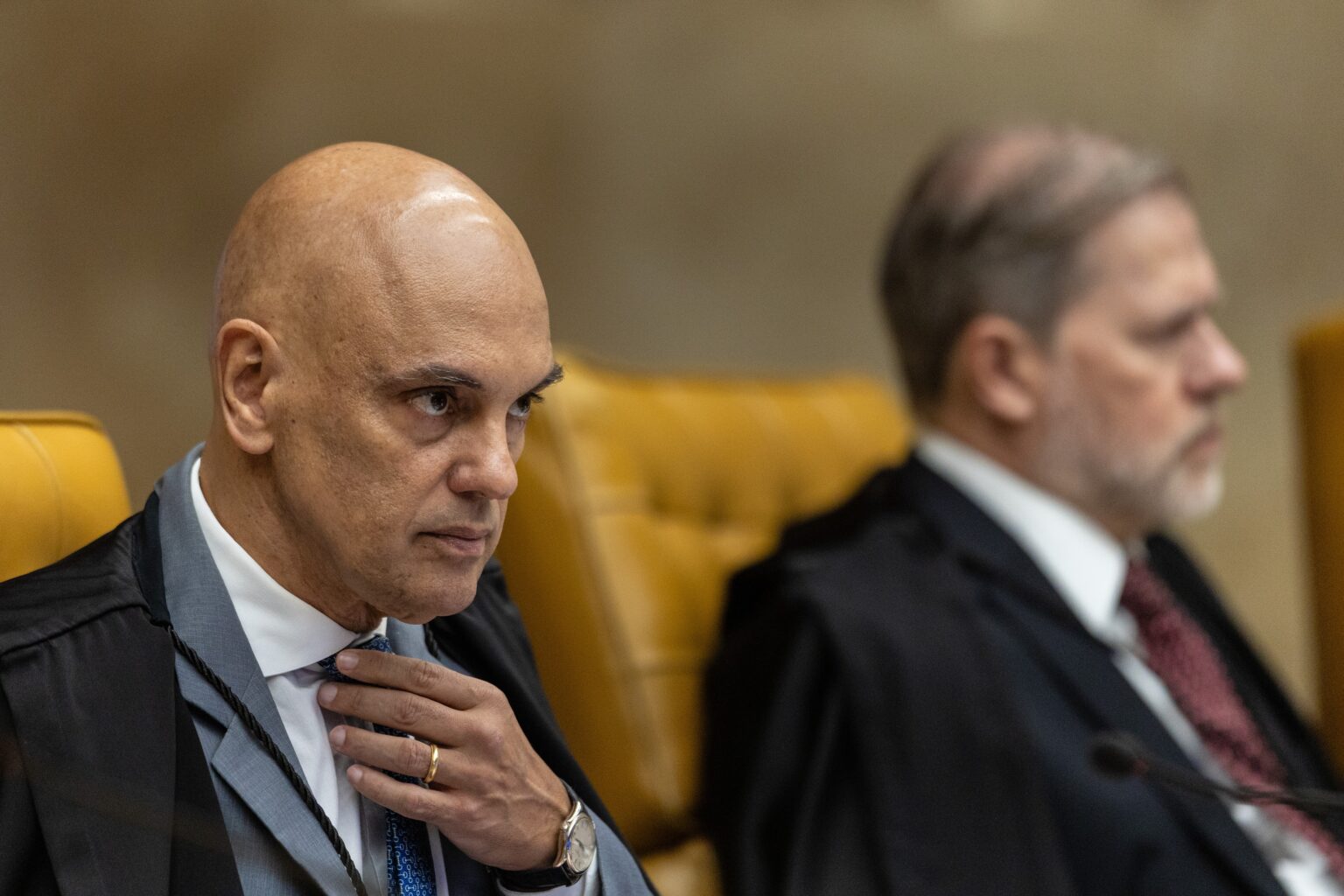 As Dores da Política Brasileira: Reflexões a partir de Verdi As Dores da Política Brasileira: Reflexões a partir de Verdi