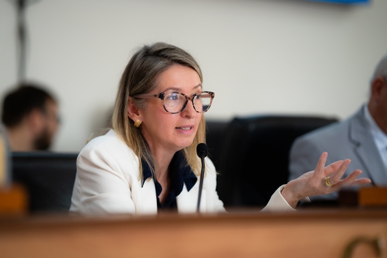 Curitiba: Mais inscritos no SUS do que habitantes, revela secretária Curitiba: Mais inscritos no SUS do que habitantes, revela secretária