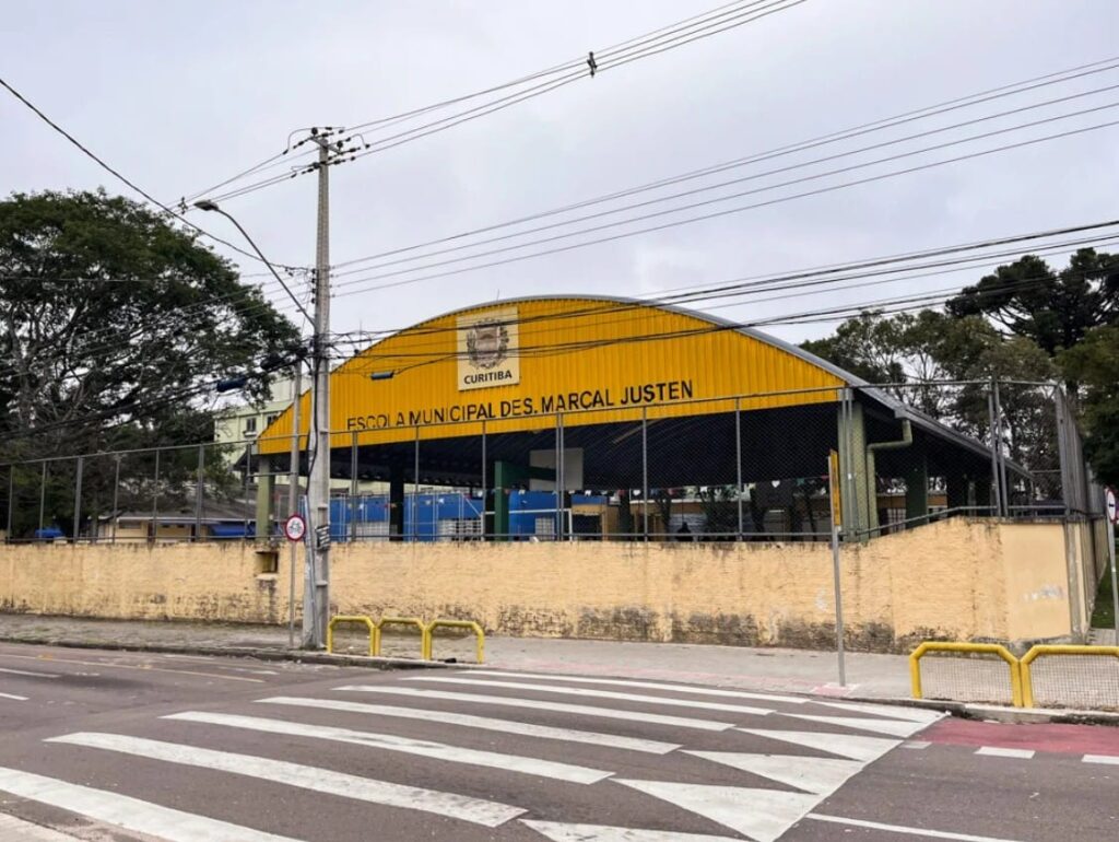 Desafios de uma Estudante com Paralisia Cerebral em Curitiba: A Luta por Apoio Pedagógico