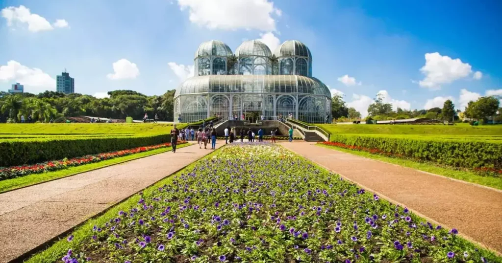 Descubra Curitiba: Os Principais Pontos Turísticos Imperdíveis na Capital do Paraná