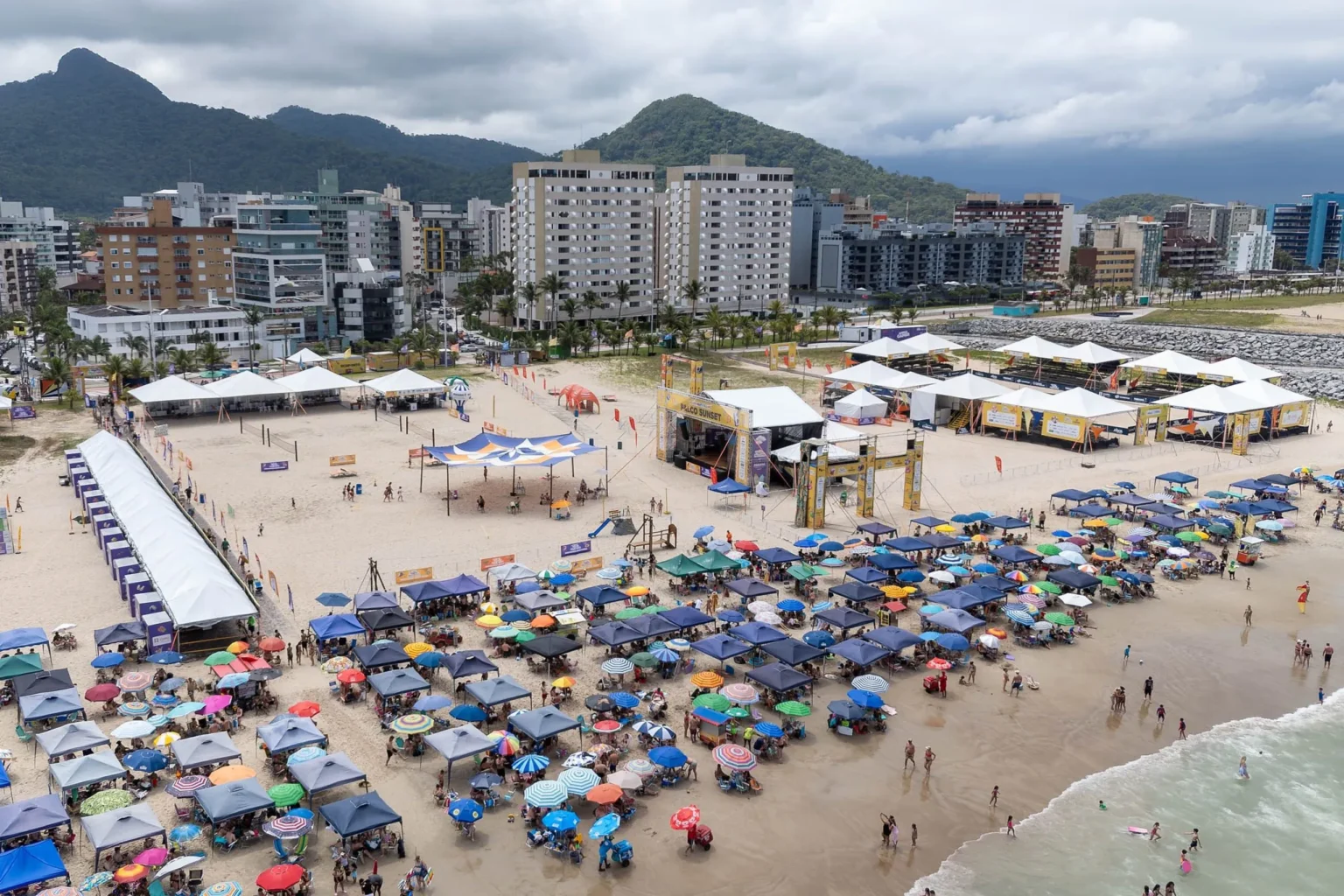 Descubra os Perfis dos Turistas que Aproveitam o Verão no Paraná