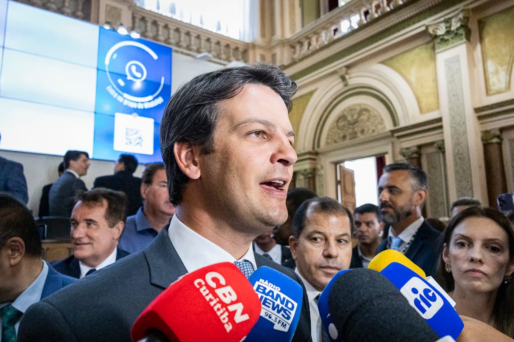 Eduardo Pimentel Rebate Críticas sobre Internações Involuntárias em Curitiba: Uma Questão de Responsabilidade Eduardo Pimentel Rebate Críticas sobre Internações Involuntárias em Curitiba: Uma Questão de Respons