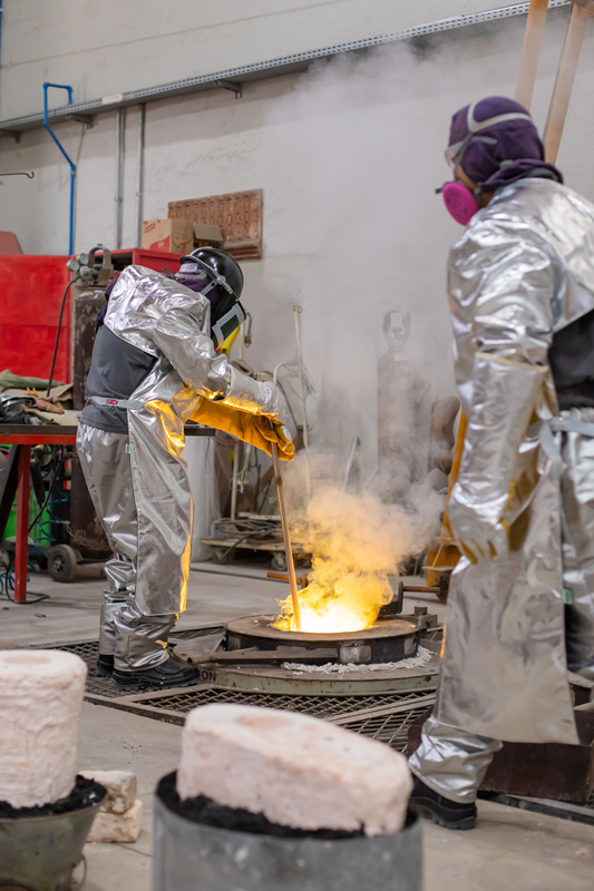 Escultura de Jaime Lerner: Uma Homenagem no Calçadão da Rua XV de Novembro Escultura de Jaime Lerner: Uma Homenagem no Calçadão da Rua XV de Novembro