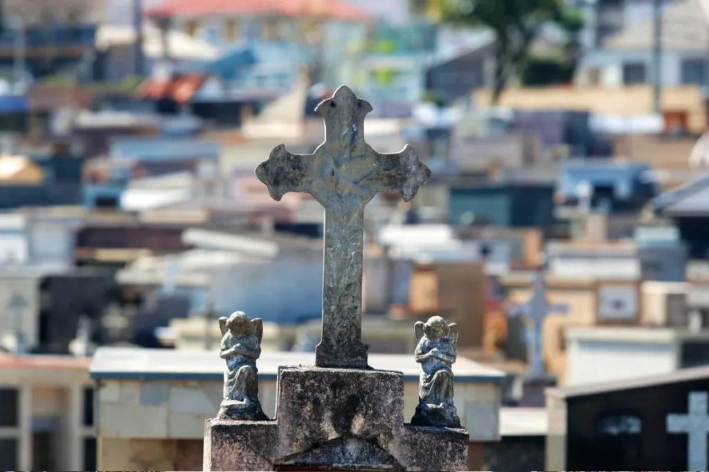 Obituário de Curitiba: Falecimentos Notáveis de Quarta-Feira (18/02)