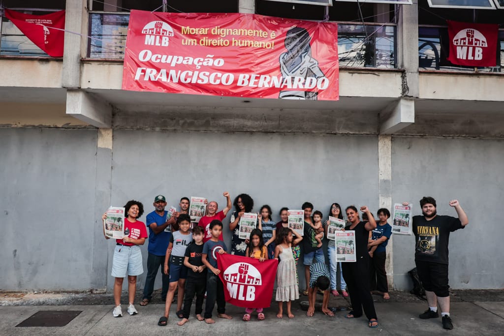 Ocupação do MLB em Prédio da União em Curitiba: Uma Resposta à Crise Habitacional Ocupação do MLB em Prédio da União em Curitiba: Uma Resposta à Crise Habitacional