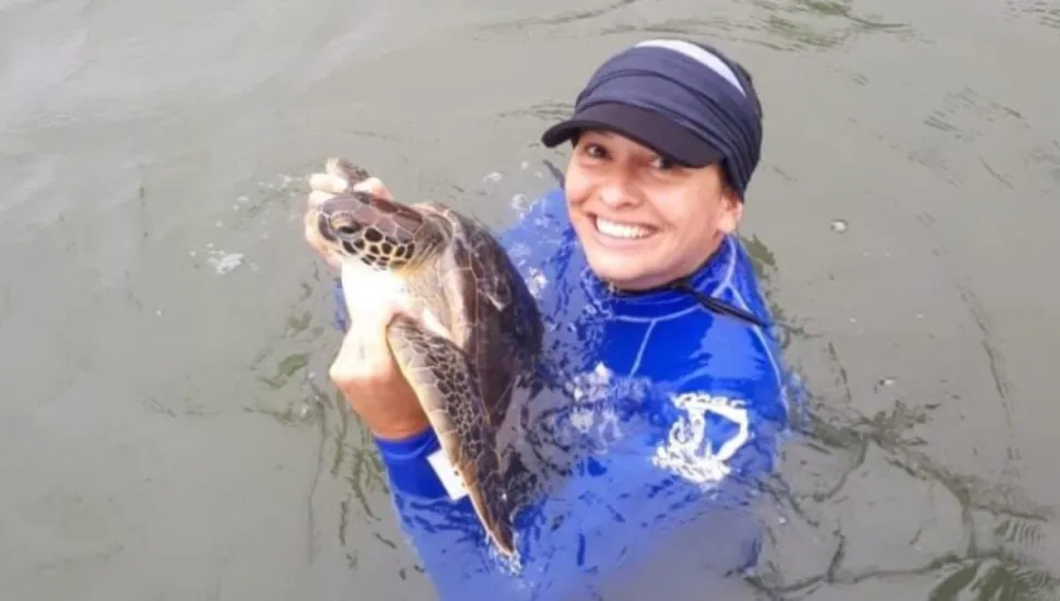 Pesquisadora da UFPR é Finalista do ‘Oscar Verde’ com Projeto de Conservação no Litoral do Paraná Pesquisadora da UFPR é Finalista do 'Oscar Verde' com Projeto de Conservação no Litoral do Paraná