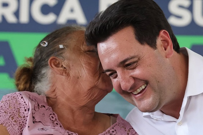 Ratinho Junior e Flavio Bolsonaro: Decisões Cruciais para o Futuro Político do Paraná Ratinho Junior e Flavio Bolsonaro: Decisões Cruciais para o Futuro Político do Paraná