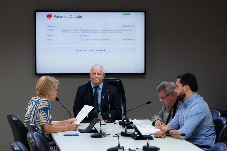 Atendimento Prioritário na Saúde de Curitiba: Proposta Avança para Votação na Câmara Atendimento Prioritário na Saúde de Curitiba: Proposta Avança para Votação na Câmara
