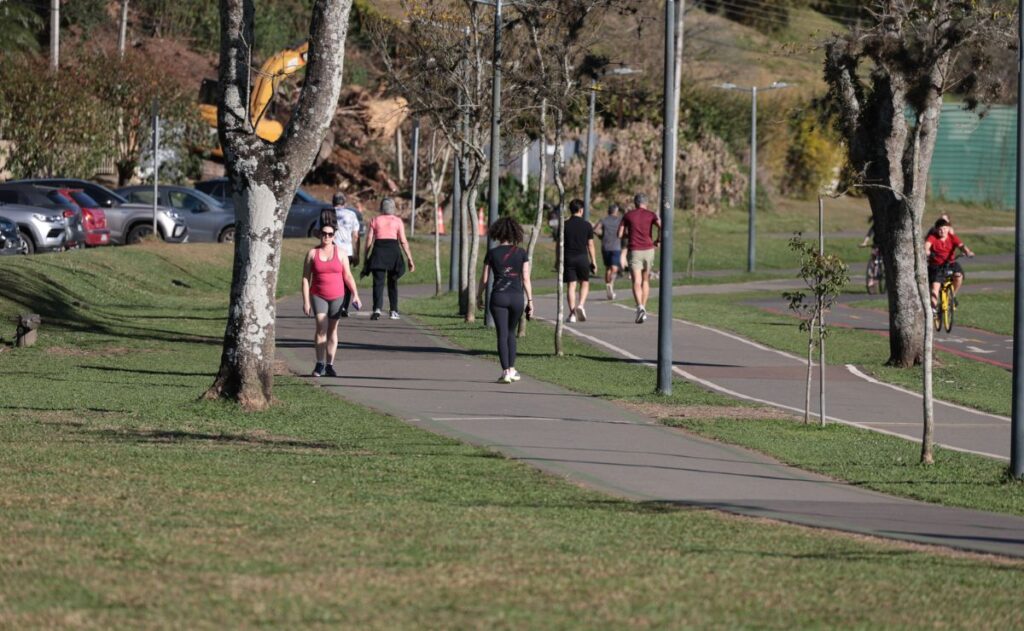 Calor de Último Domingo de Verão no Paraná: O Que Esperar? Calor de Último Domingo de Verão no Paraná: O Que Esperar?