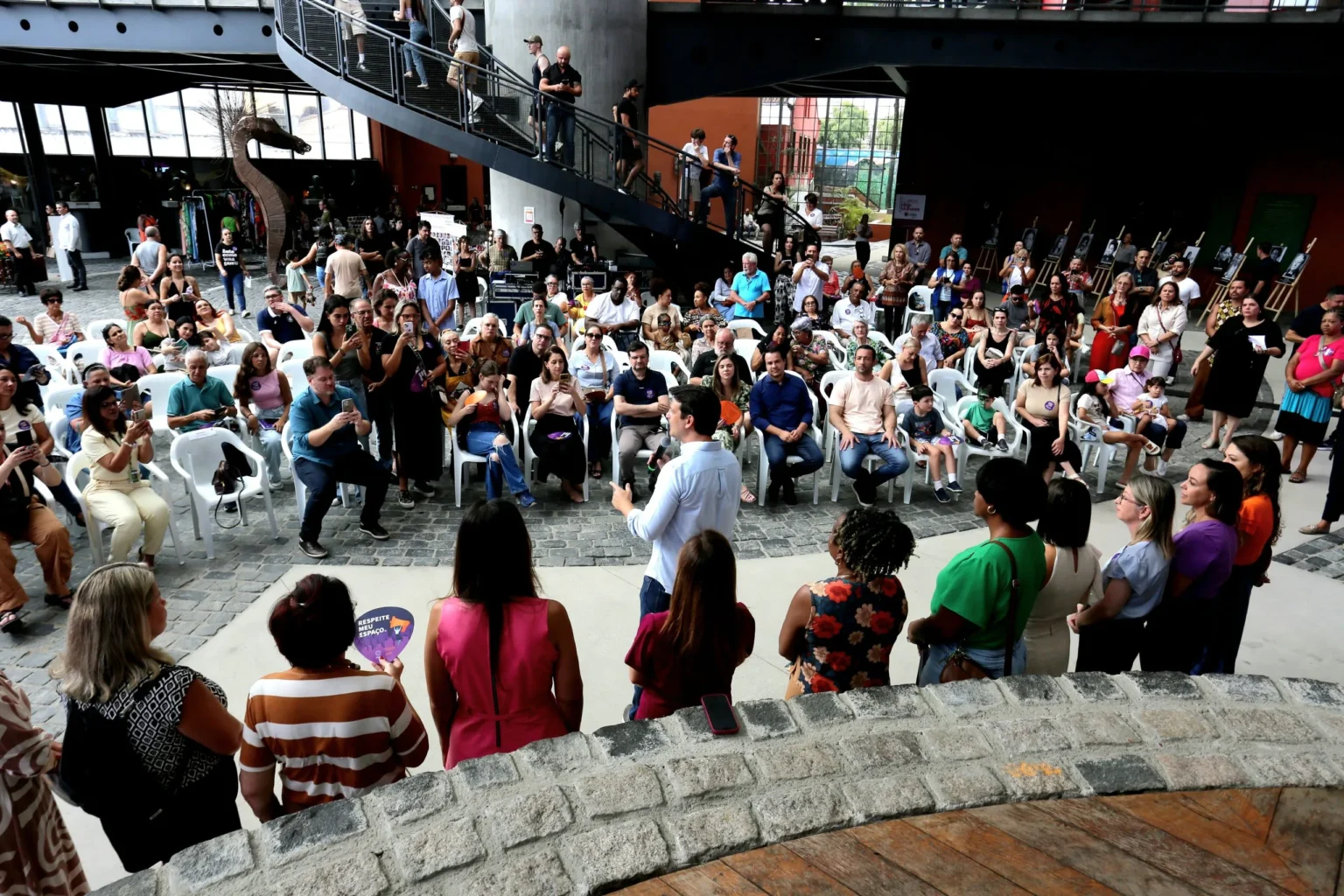 Curitiba Lança Campanha Consciente Contra Violência Doméstica no Dia da Mulher Curitiba Lança Campanha Consciente Contra Violência Doméstica no Dia da Mulher