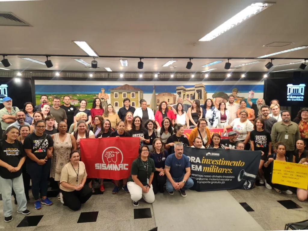 Debate sobre Militarização da Educação em Curitiba Revela Falta de Diálogo com a Sociedade Debate sobre Militarização da Educação em Curitiba Revela Falta de Diálogo com a Sociedade