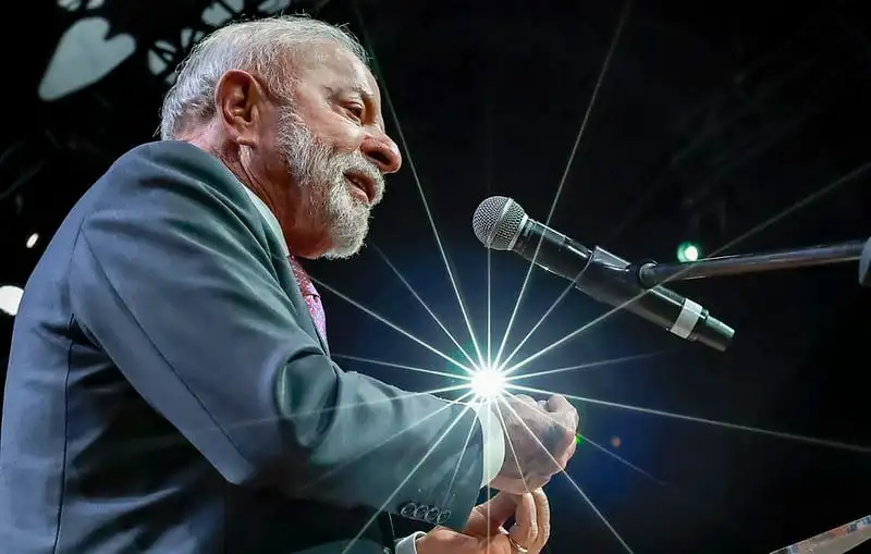 Desenvolvimento do Brasil Está Ligado à Melhoria da Vida da Classe Trabalhadora, Afirma Lula Desenvolvimento do Brasil Está Ligado à Melhoria da Vida da Classe Trabalhadora, Afirma Lula