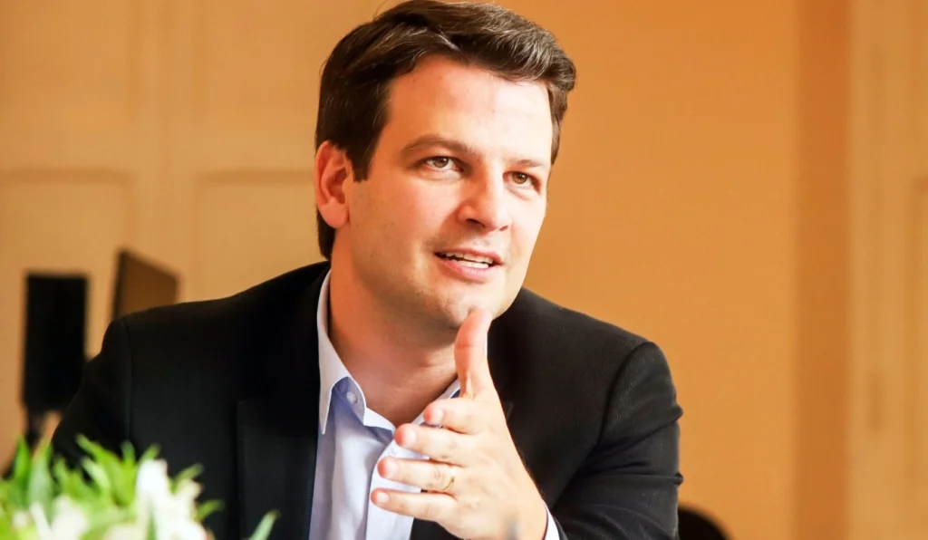 Eduardo Pimentel e sua Primeira Pesquisa ao Governo do PR: Expectativas para 2026 Eduardo Pimentel e sua Primeira Pesquisa ao Governo do PR: Expectativas para 2026