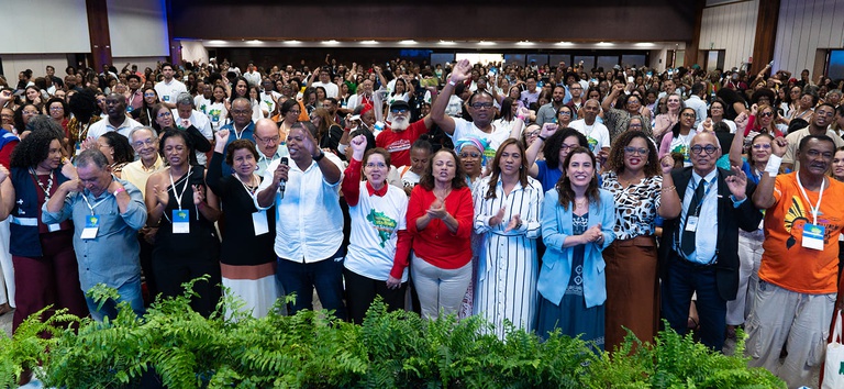 Encontros Estaduais de Saúde Reafirmam o SUS e Mobilizam a Sociedade Brasileira Encontros Estaduais de Saúde Reafirmam o SUS e Mobilizam a Sociedade Brasileira